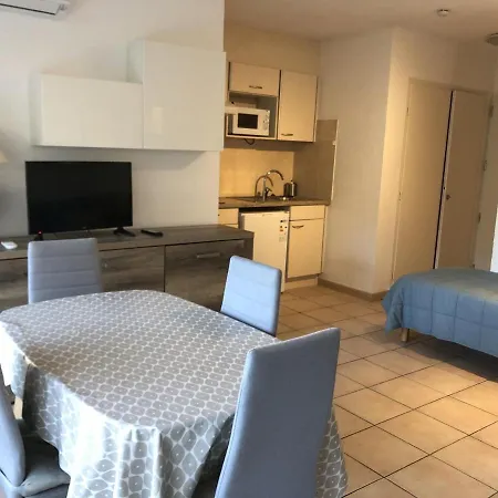 Climatise Proche Plage, Commerces Et Gare Avec Balcon, Parking Et Wifi - Fr-1-466a-5 Сен-Рафаэль